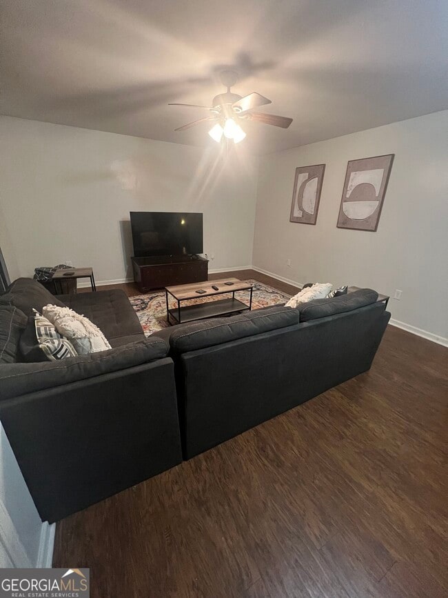 Photo - 527 University Cir