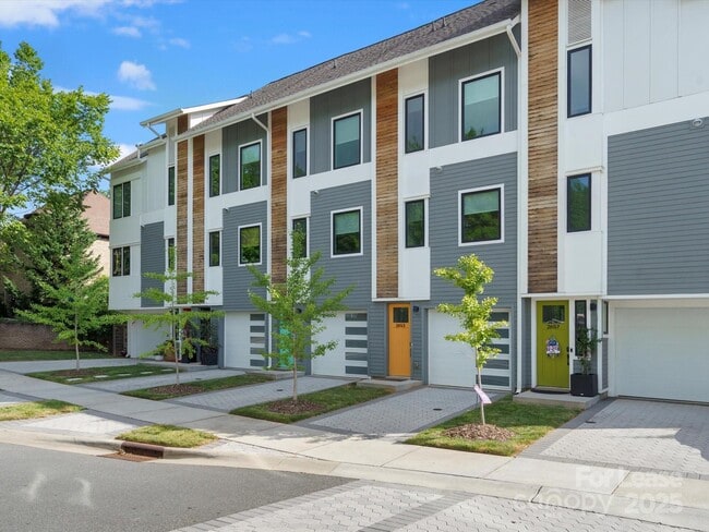 Photo - 2653 Shenandoah Ave