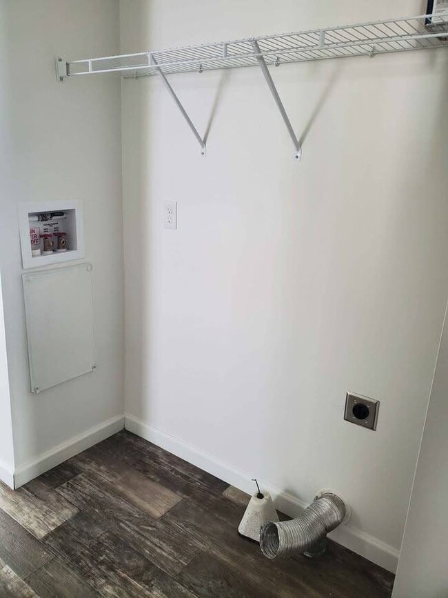 Photo - 413 Rhett Lane