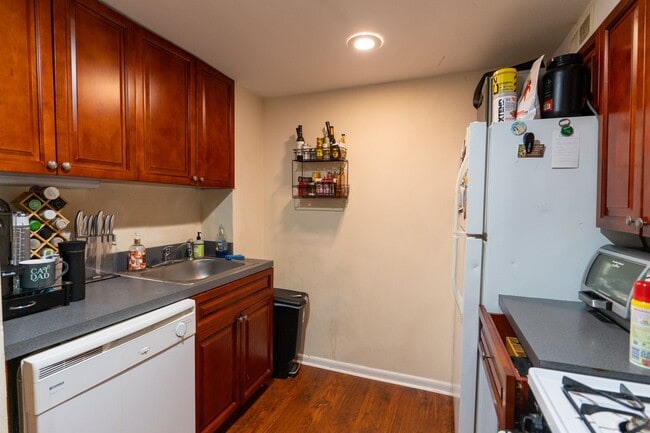Photo - Beautiful 2 bedroom Bi level unit