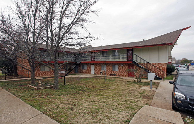 Photo - Summit Gardens Apartments