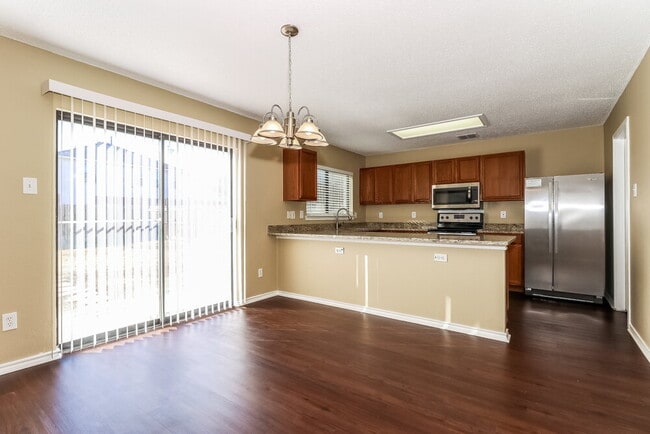 Photo - 5216 Dillon Cir