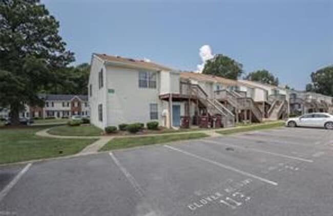 Building Photo - Second Level 2 Bedroom 1 Bath Condo