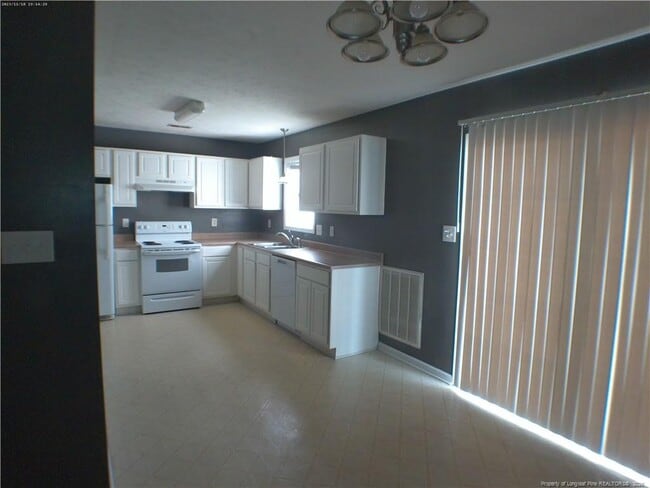 Photo - 810 Lewis St