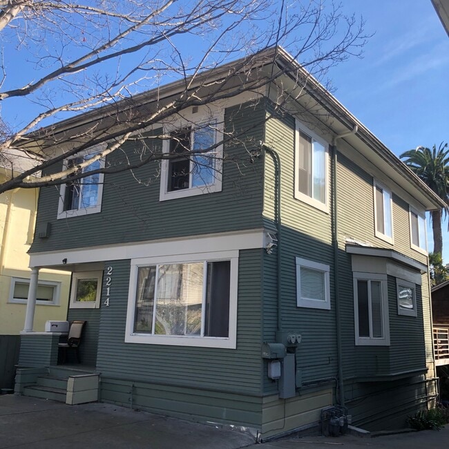 Photo - 2214 Parker St