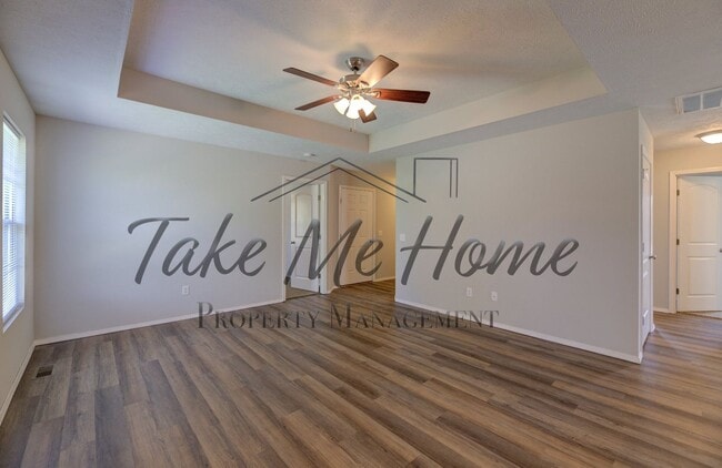 Photo - 3 Bedroom in Republic!