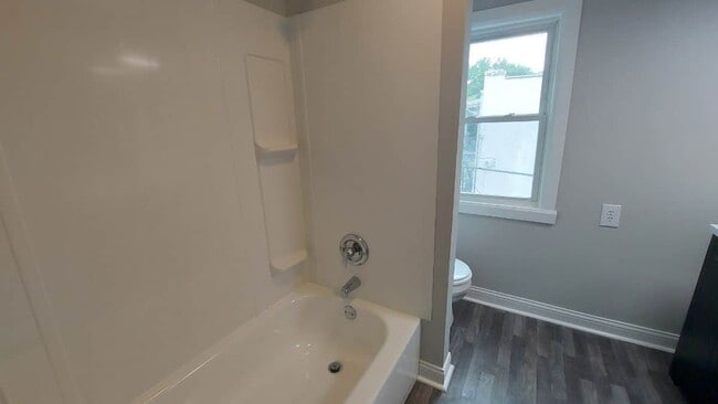 Photo - 2390 Neil Ave