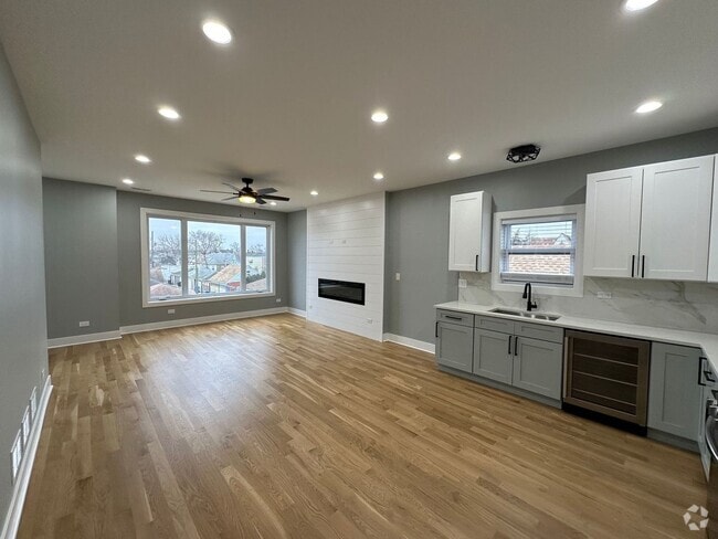 Building Photo - 4942 W Belden St Unit #2 Rental