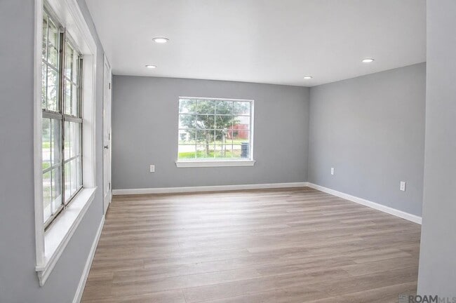 Photo - 4809A LONGFELLOW DR