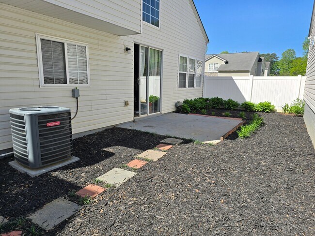 Photo - 231 Windcroft Ln NW