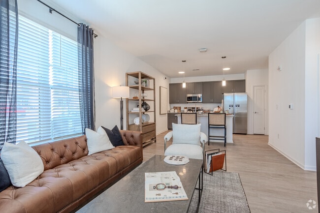 1 habitación, 1 baño, 848 pies cuadrados, ropa de cama, sala de estar