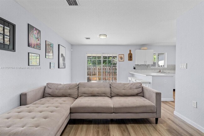 Photo - Franky home FL City