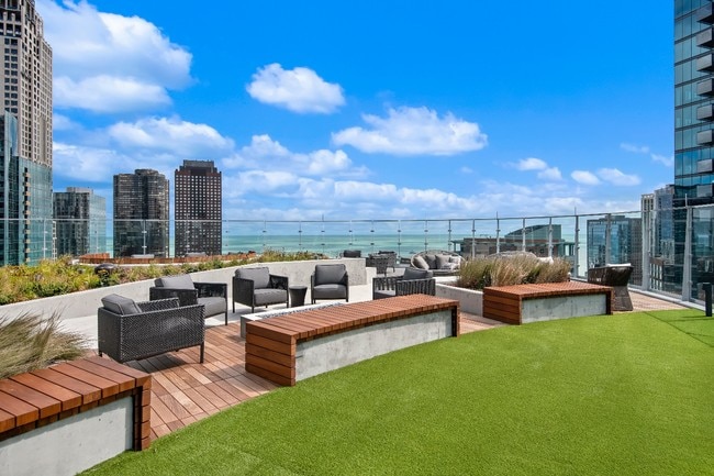 Sky Terrace - 465 North Park