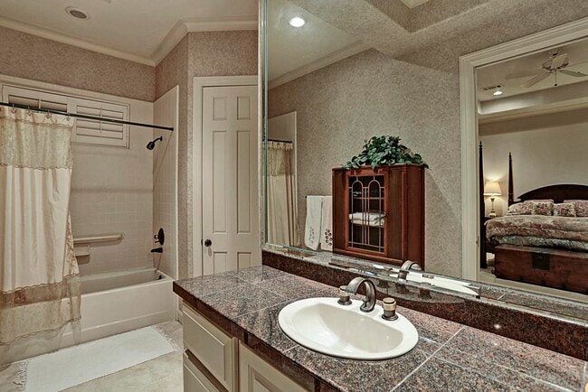 Photo - 11101 S Country Squire