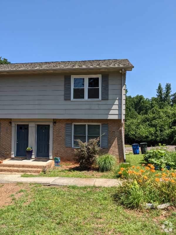 Building Photo - 900 Dixie Trail Rental