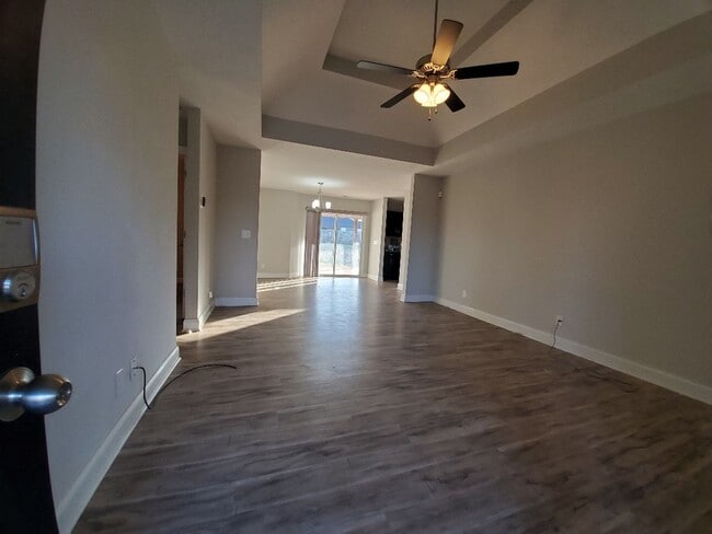 Photo - 3 Bedroom 2 Full Bath Dog Friendly Home For Rent!