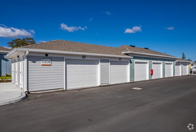 Private Garages - Artesia at Lakewood Ranch