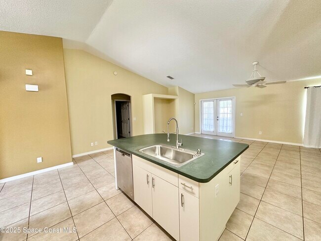 Photo - 6415 Muller Ave