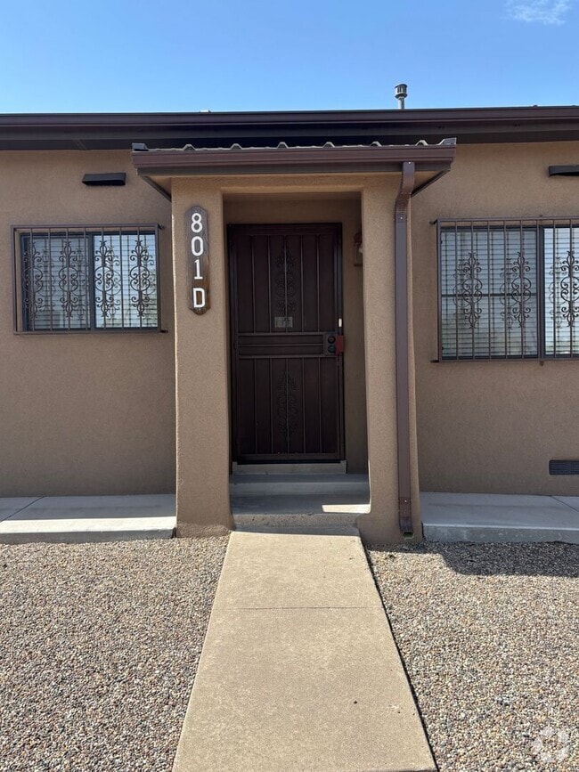 Building Photo - NEWLY REMODELED 1 BED 1 BATH Unit D Rental