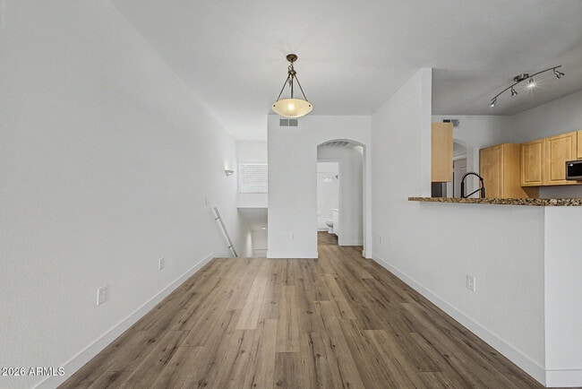 Photo - 1411 E Orangewood Ave