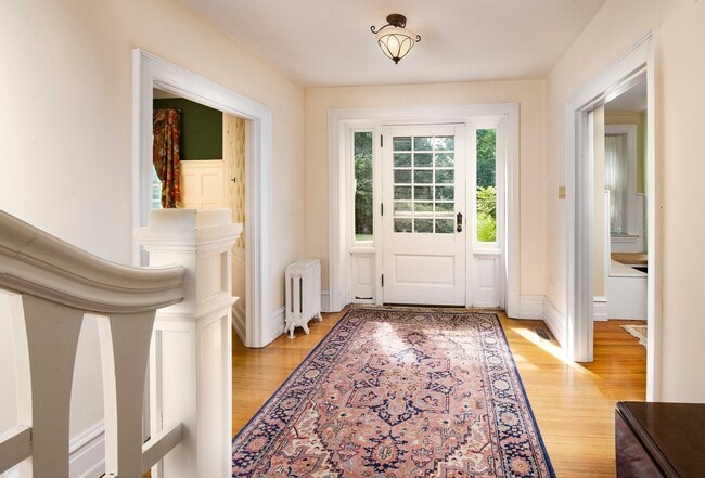 Photo - 734 Millbrook Ln