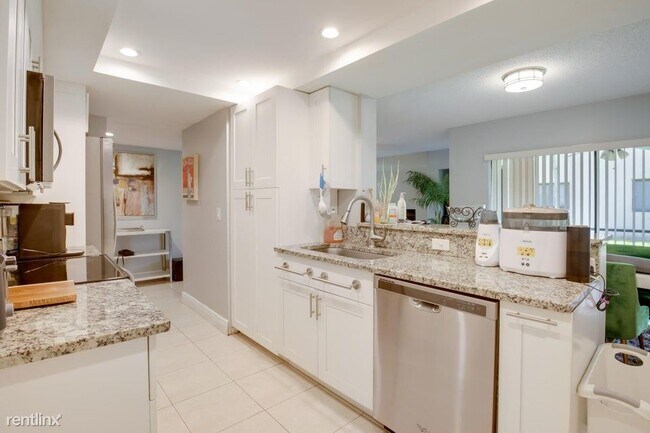 Photo - 3 br, 3 bath House - 12641 Westhampton Cir...