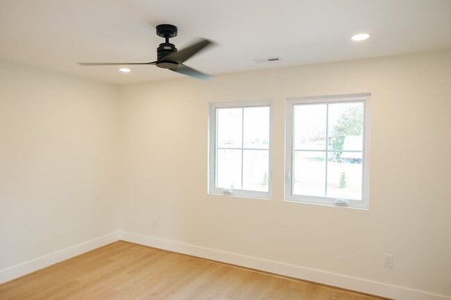 Photo - 207 S Calhoun St