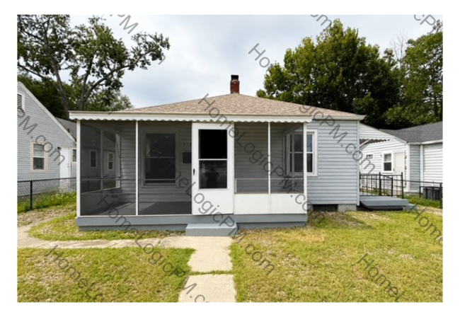 Building Photo - EAST SIDE UPDATED 3 BEDROOM 2 BATH HOME AVAILABLE NOW!