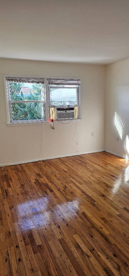 Photo - 646 Armstrong Ave