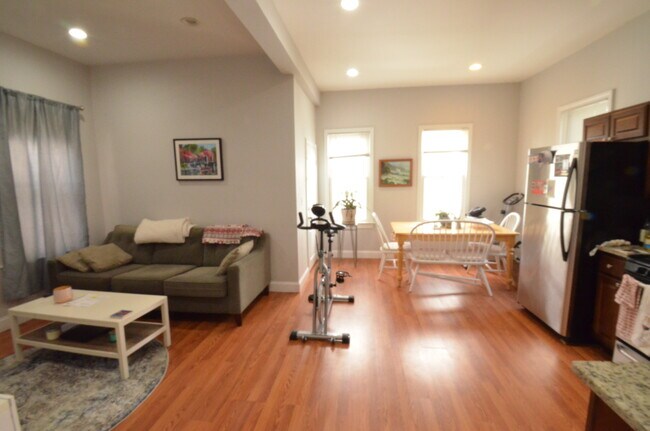 Photo - 194 Marion St Unit 1