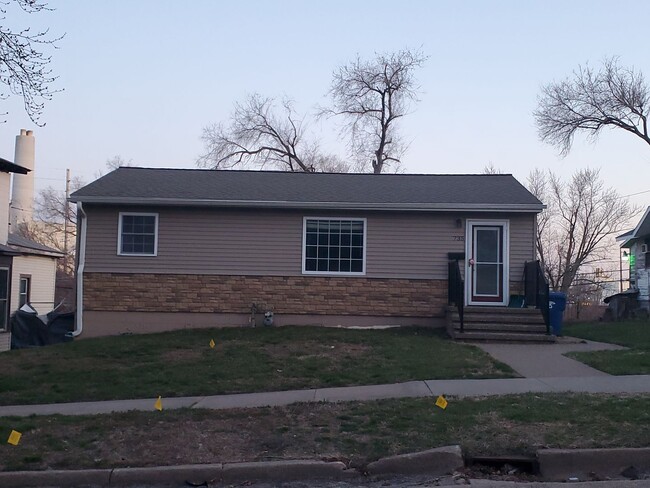 2 Bedroom, 1 Bath Single Family Home in Cl... - 2 Bedroom, 1 Bath Single Family Home in Cl...