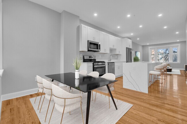 Photo - 8 Kilsyth Rd Unit 3