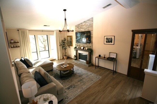 Photo - 7 Twin Oak Ct Unit 7