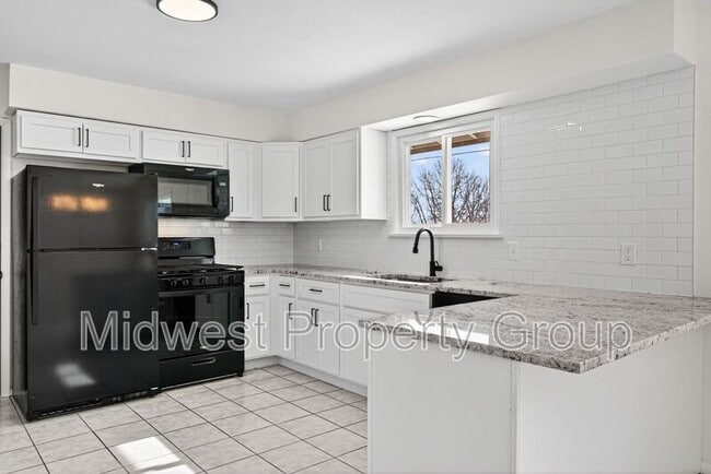 Building Photo - 5165 Westwood Dr