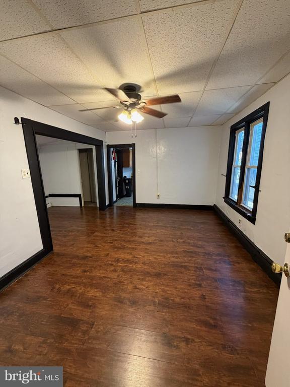 Photo - 225 Wood St