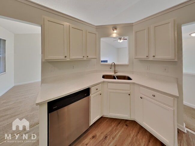 Photo - 251 Cedars Glen Cir