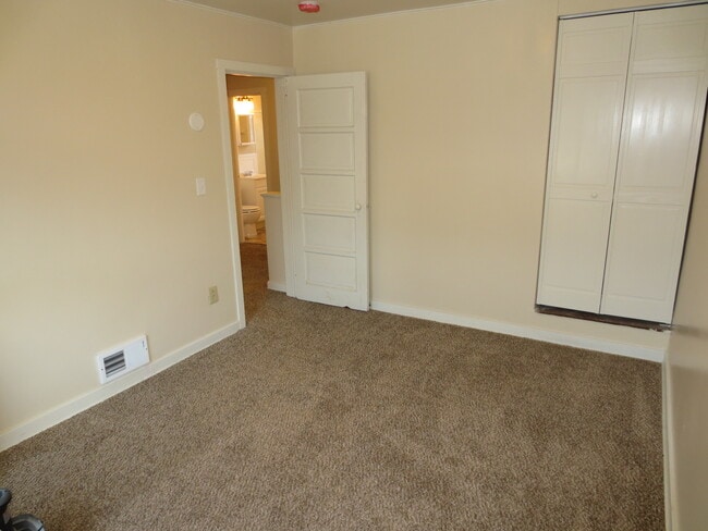 Photo - 341 Hemlock Dr