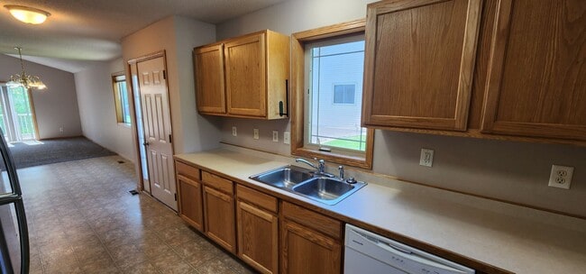 Photo - Beautiful 3 Bed, End Unit, Town Home for Rent