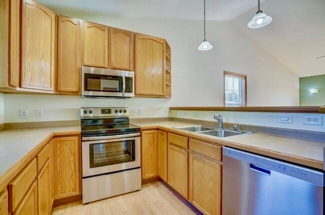 Photo - 1002 Severson Dr