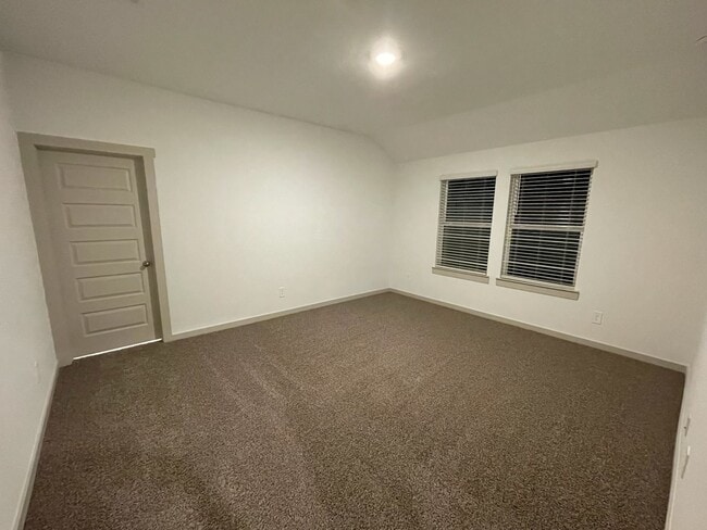 Photo - 618 Hidden Brk Dr