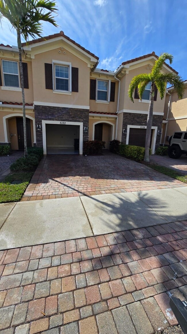 Building Photo - 5122 Ashley River Rd Rental