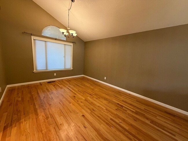 Photo - 3113 Sweet Clover St