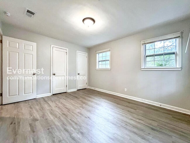 Photo - 1819 Oakmont Dr NW