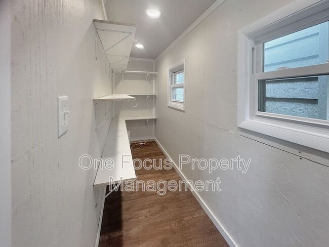 Photo - 16 N Jones St