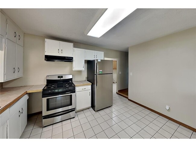 Photo - 14220 Crosstown Blvd NW