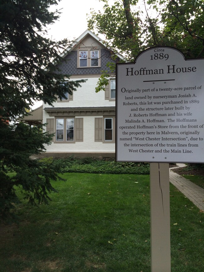 Historic Hoffman House - 24 W King St Townhome