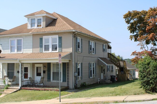 310 N Franklin St  