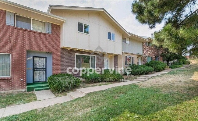 Building Photo - 8748 Mariposa St