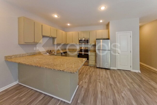 Photo - 2011 Wilson Rd