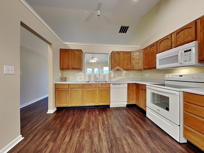 Photo - 542 Kennard Ln